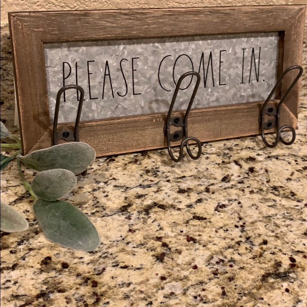 Rae Dunn PLEASE COME IN Hanger/Sign